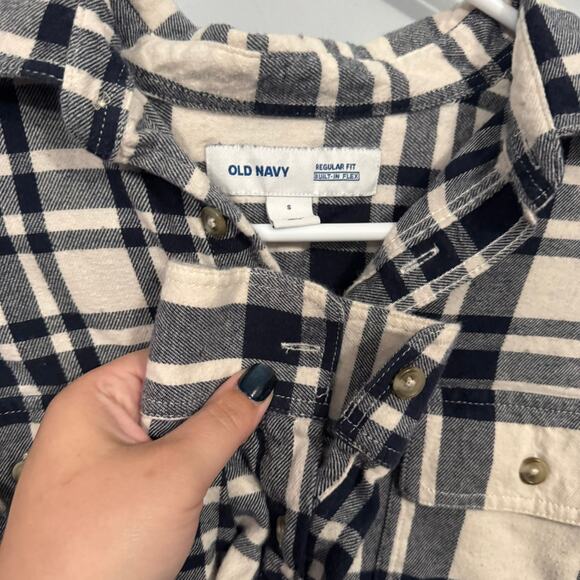 Old Navy Regular Fit Button Down Flannel Shirt Men's Size Small Cream Plaid Blue - Picture 3 of 6